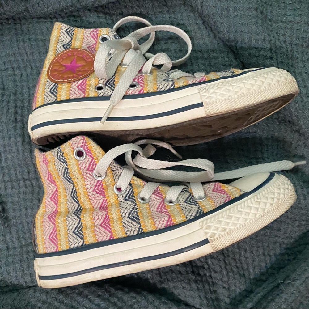 High top converse.